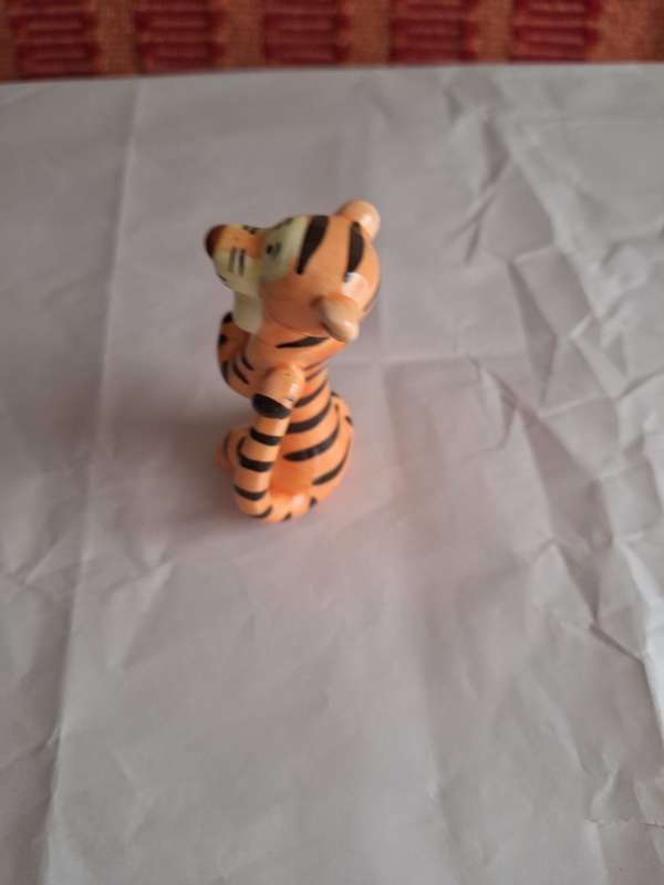 TRIGGER DISNEY FIGURINE